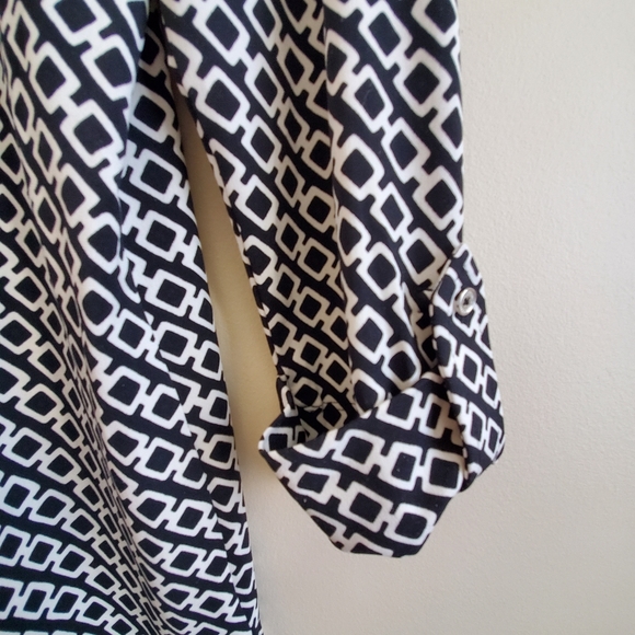 Black and White pattern Button down shirt, stretchy fabric, comfortable, Small - Picture 6 of 7